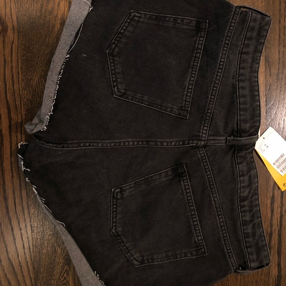 H&M High Waisted Jean Shorts - Picture 2 of 4